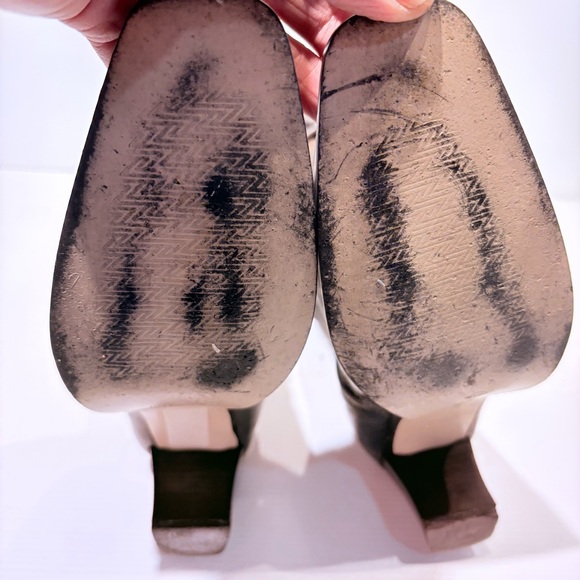 Vintage Brown Leather Heeled Boots with Buckle Detail - Picture 8 of 14